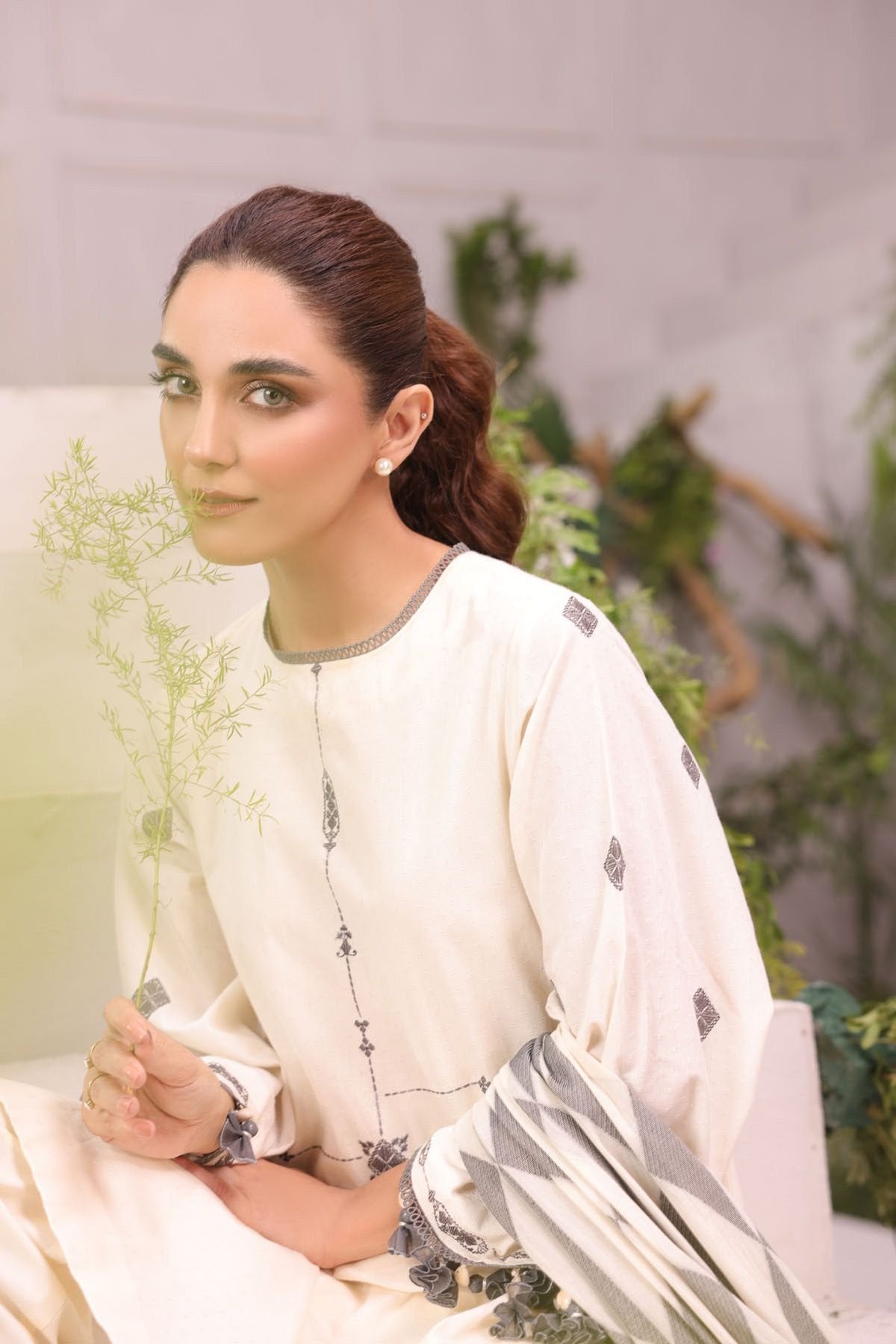 Al-Karam Mid Summer`22 MS#4 Off White