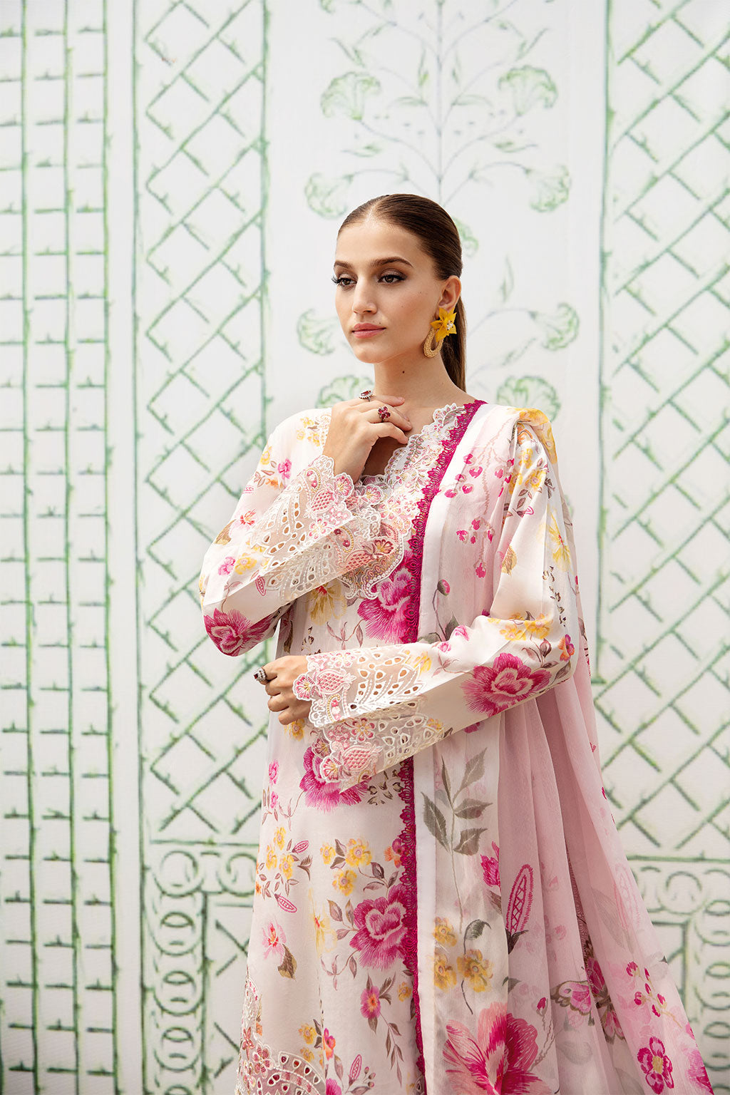 Ramsha Rangrez L/Lawn'25 Vol-6 D#608