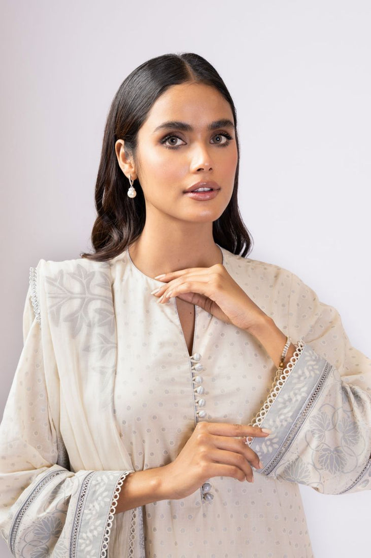 Al Karam Spring Summer`22 SS#17 Cream