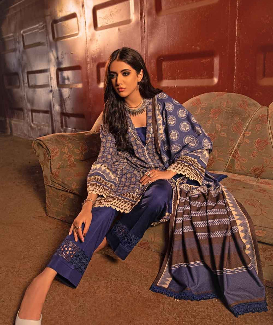 Gul Ahmed Winter Collection`21 AY # 12050 B