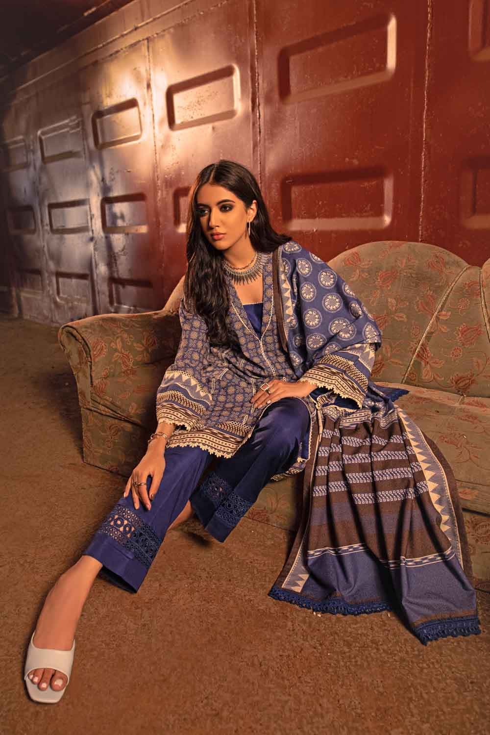 Gul Ahmed Winter Collection`21 AY # 12050 B