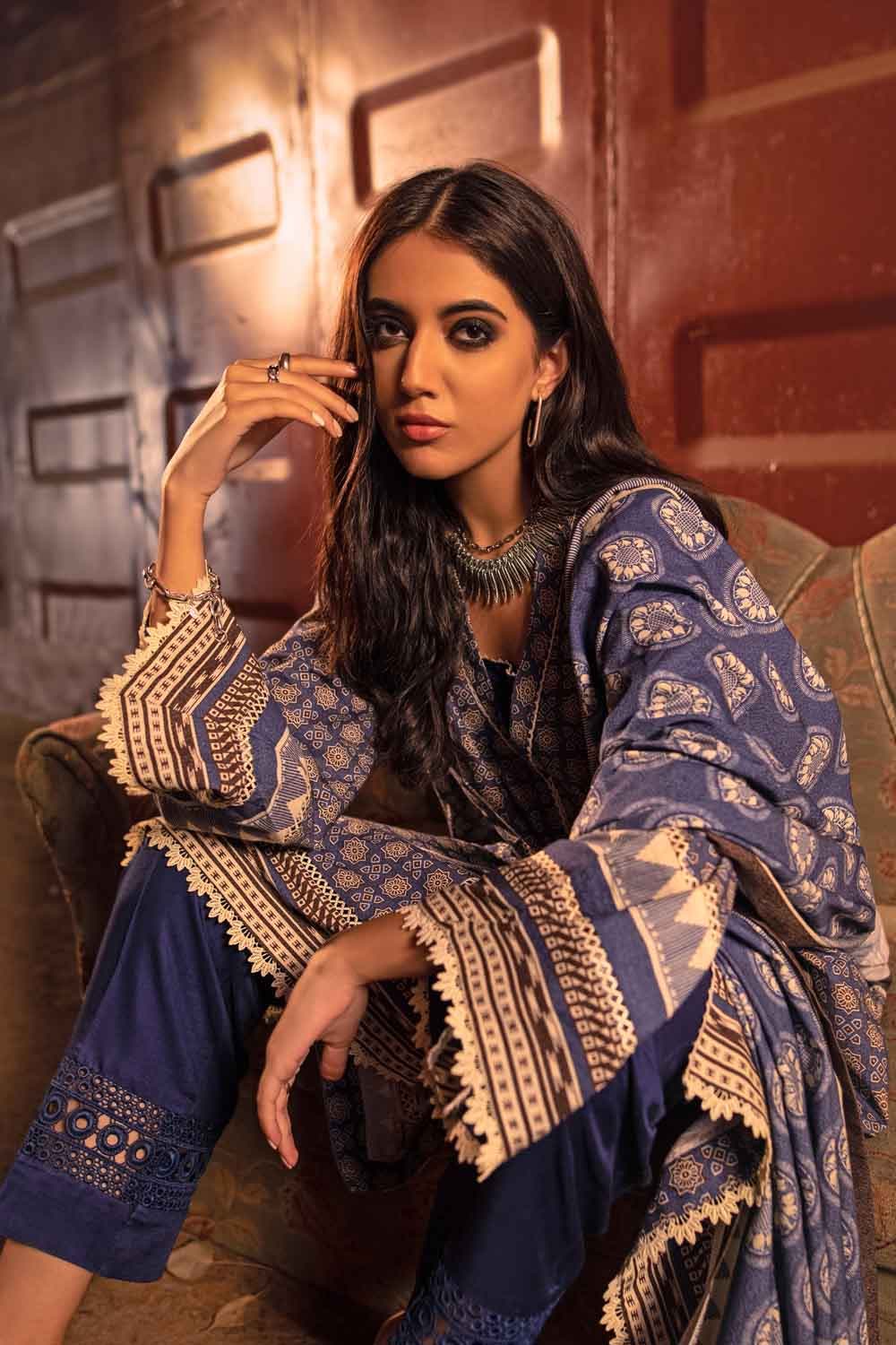 Gul Ahmed Winter Collection`21 AY # 12050 B